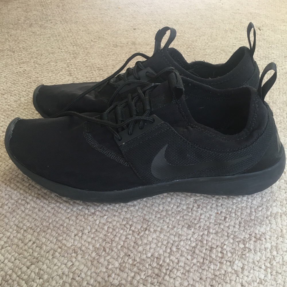 Nike walking shoes size 10